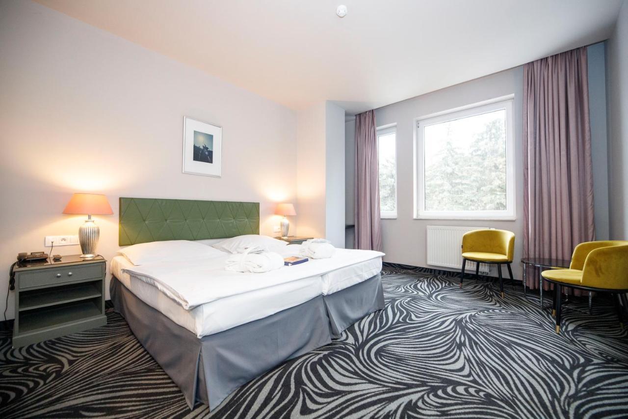 Parkhotel Carlsbad Inn Dalovice Exterior foto