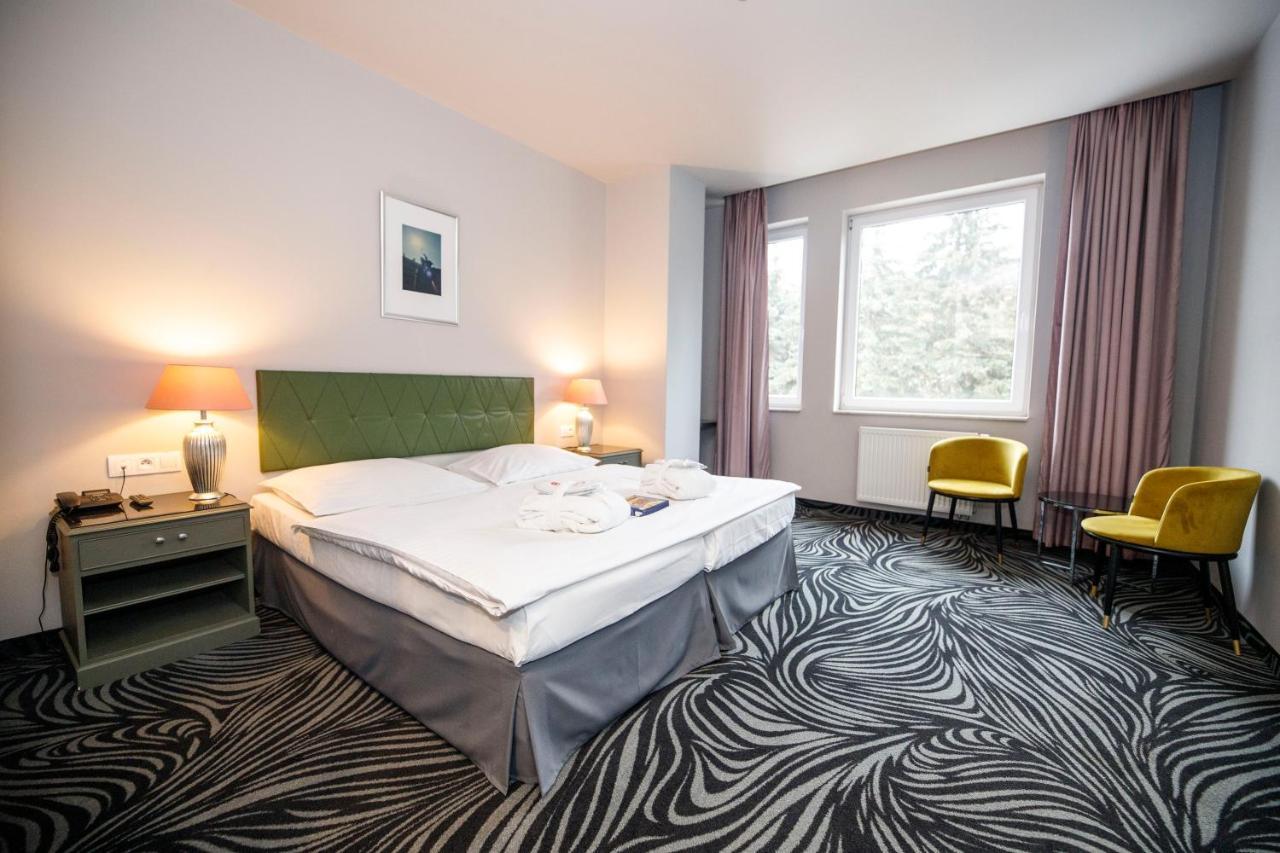 Parkhotel Carlsbad Inn Dalovice Exterior foto