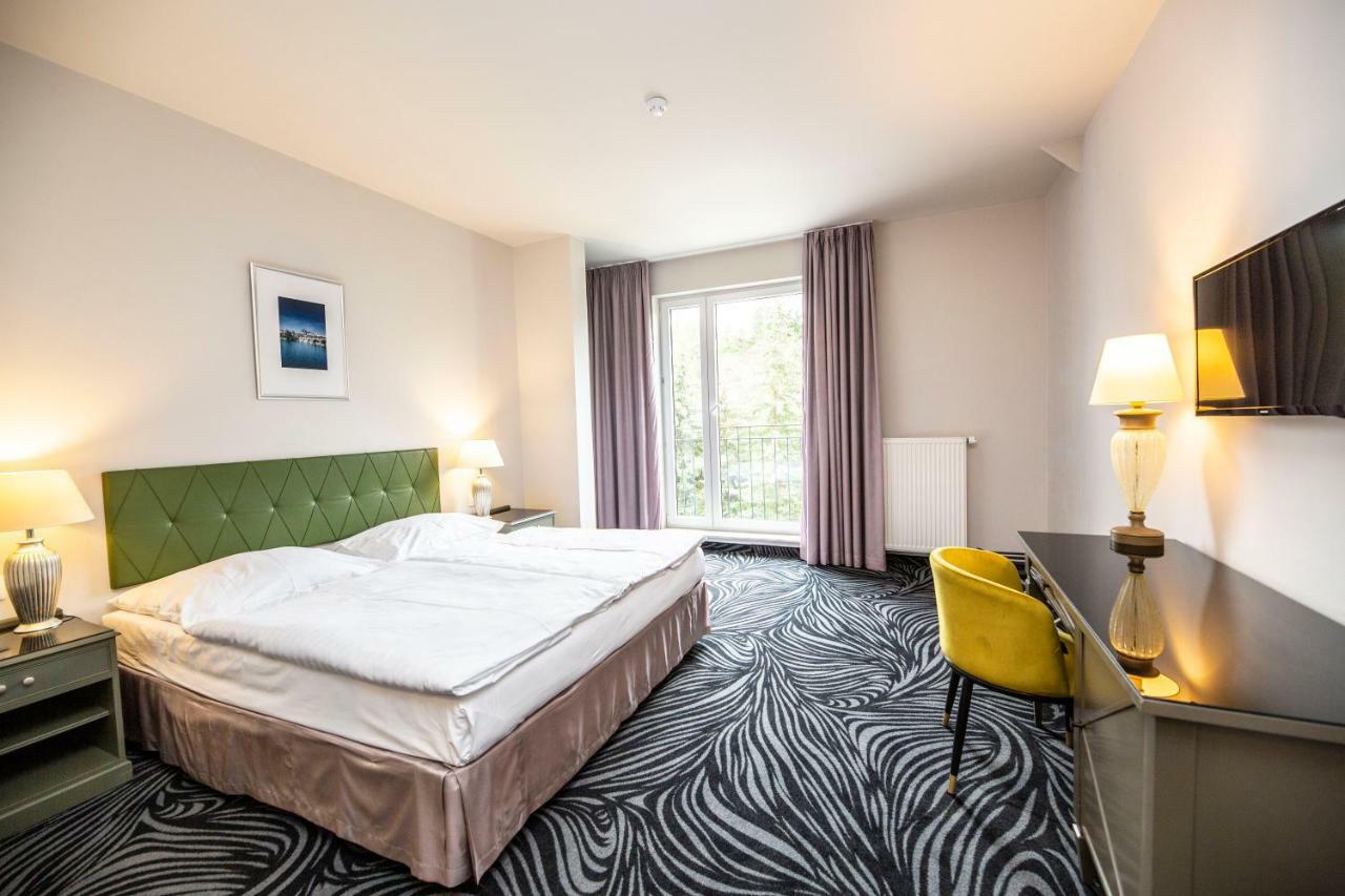Parkhotel Carlsbad Inn Dalovice Exterior foto